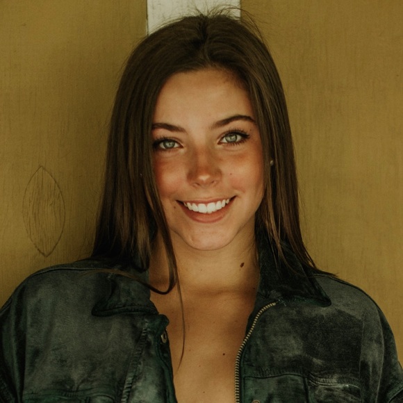 Meet your Posher, Livia - Picture 1 of 1